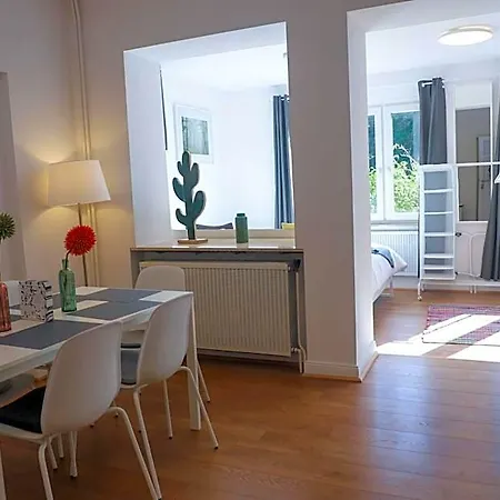 Apartman The Garden Flat Luxemburg
